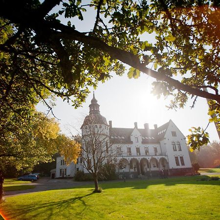 Hellidens Slott Hotel Тидахолм Екстериор снимка