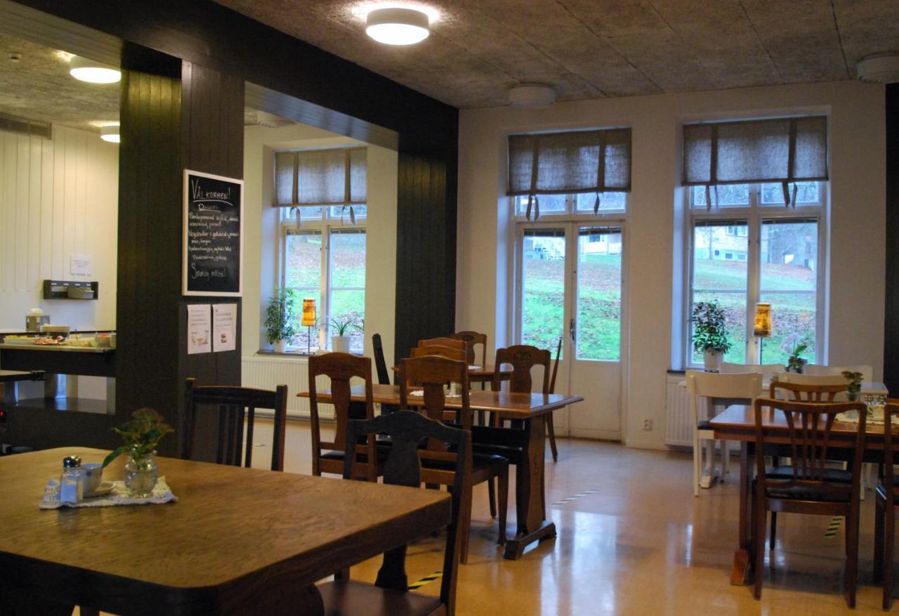 Hellidens Slott Hotel Тидахолм Екстериор снимка