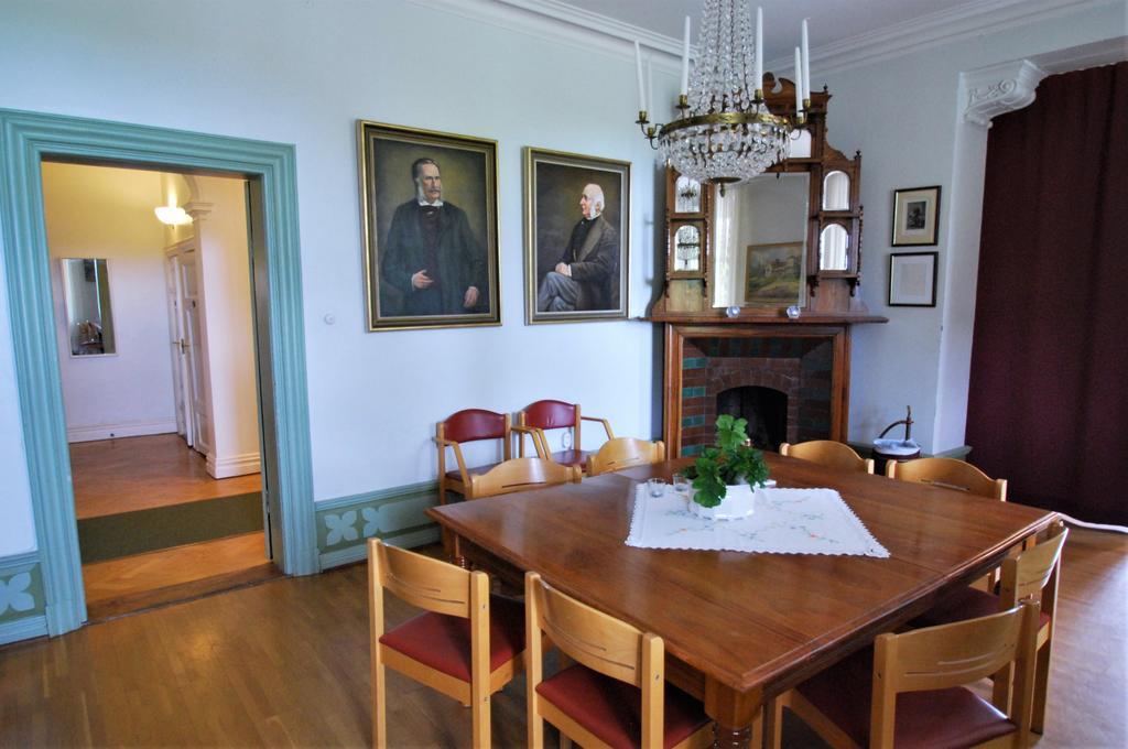 Hellidens Slott Hotel Тидахолм Екстериор снимка