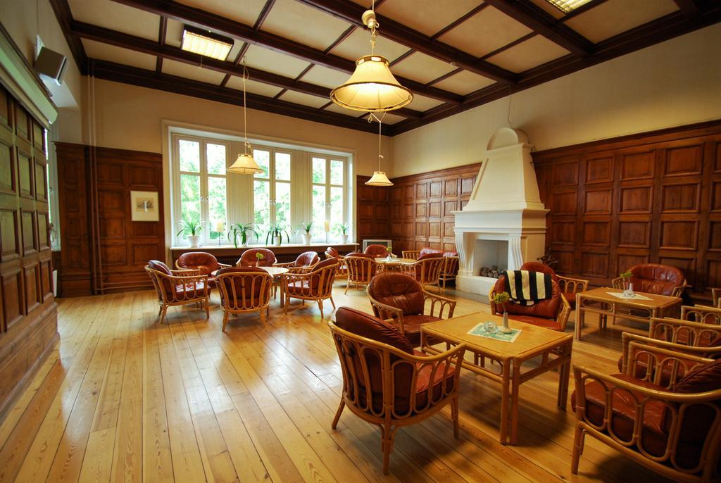 Hellidens Slott Hotel Тидахолм Екстериор снимка