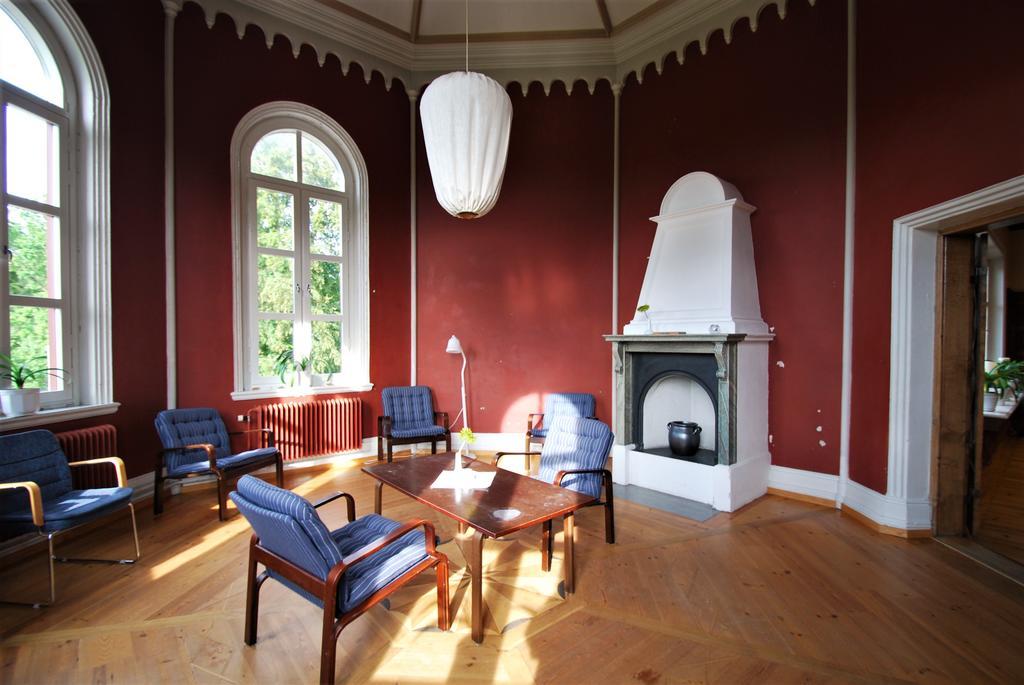 Hellidens Slott Hotel Тидахолм Екстериор снимка